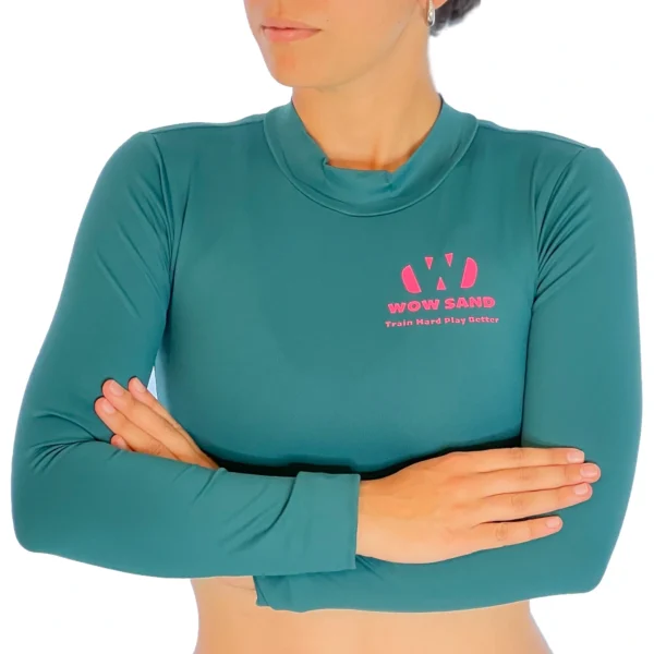 Comfortable Arabian green crop top with long sleeves and +50 SPF by WOW Sand for athletes.